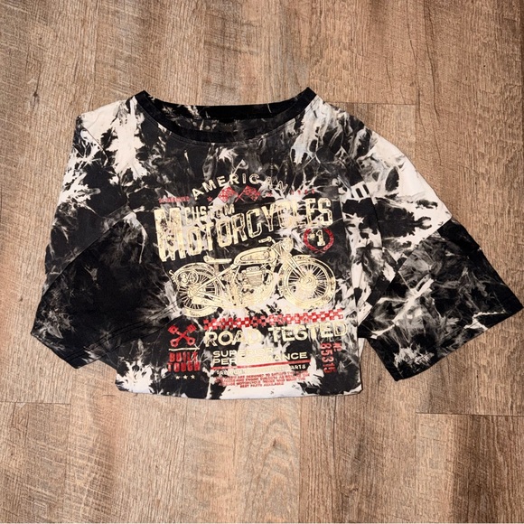 SHEIN Black and White Motorcycle Graphic Tee - Picture 7 of 8